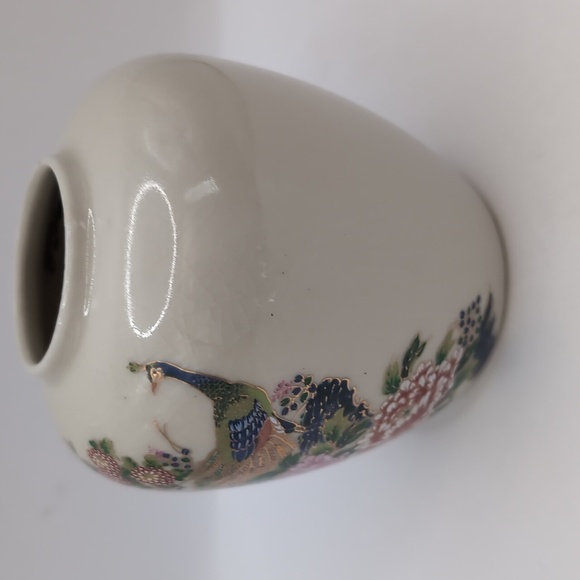 Vintage Japanese Satsuma Vase w/ Peacock Design - Asian Japan Porcelain Pottery - Picture 4 of 7